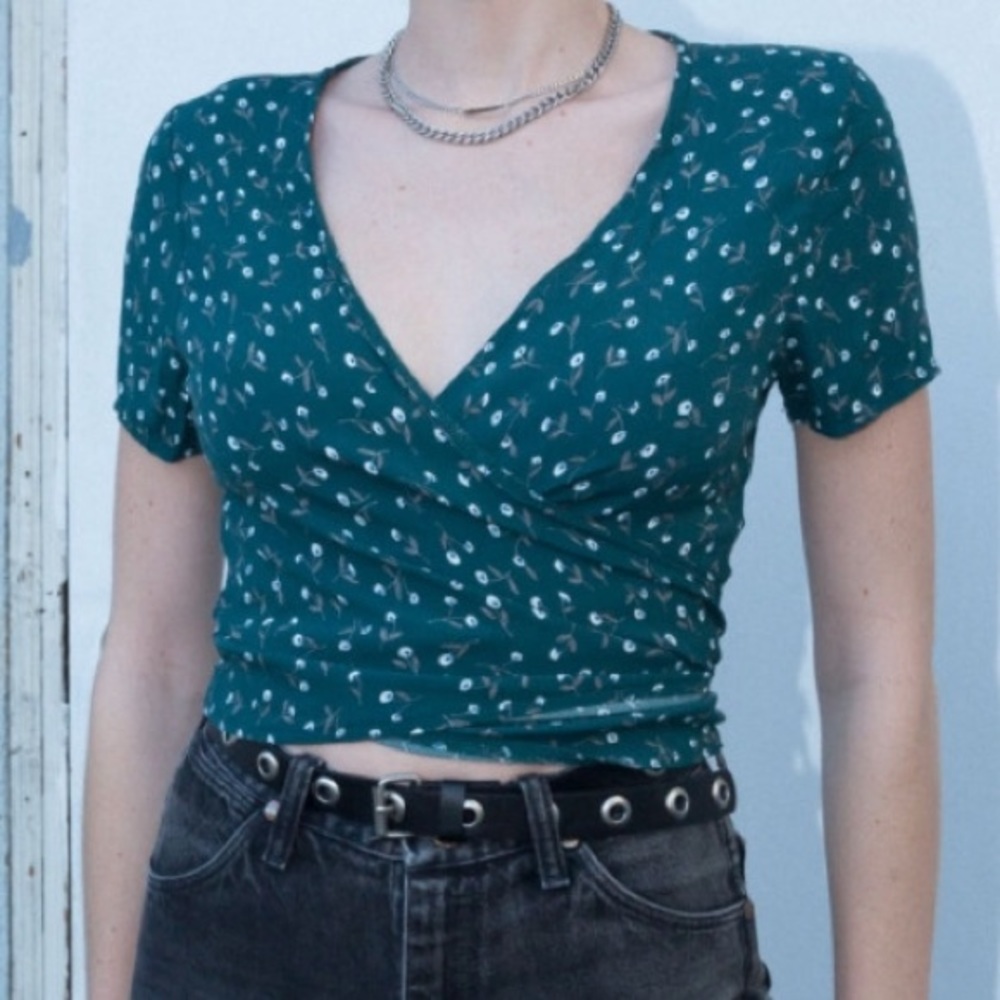 NWOT Brandy Melville Rae top